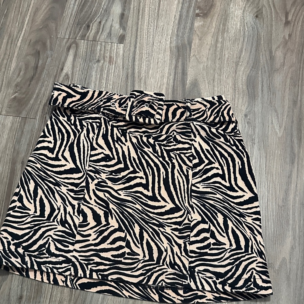 Zebra Print Pencil Skirt - Picture 6 of 10